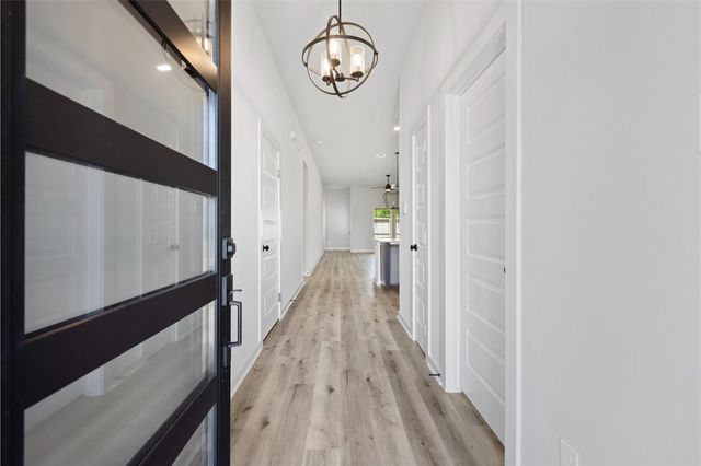 506 Magnetic Hill Dr, Crosby, TX 77532
