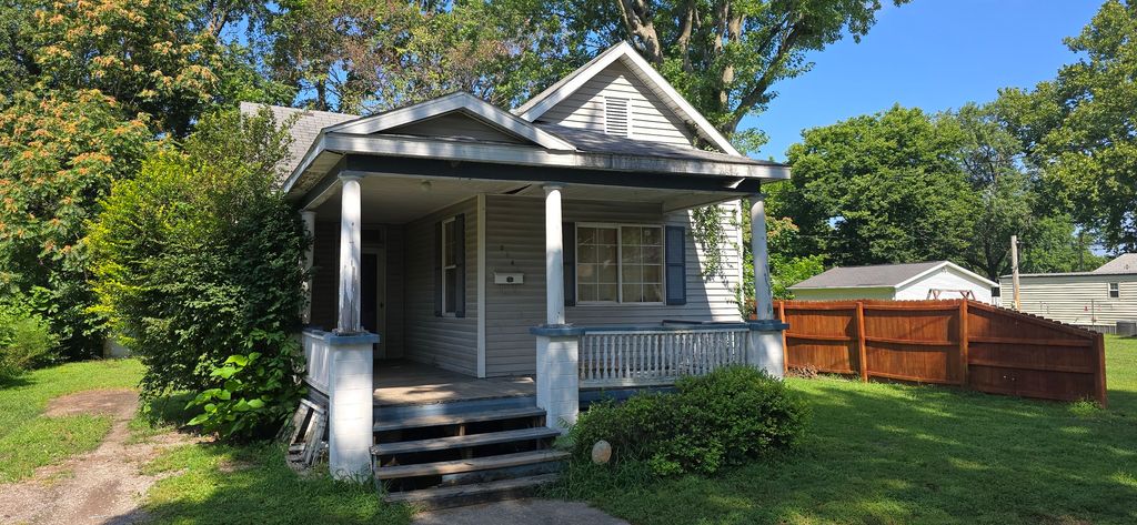 Image 1 of property listing at 514 N Cherry Street, Centralia, IL 62801