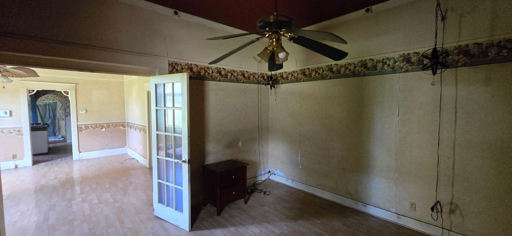 Image 4 of property listing at 514 N Cherry Street, Centralia, IL 62801