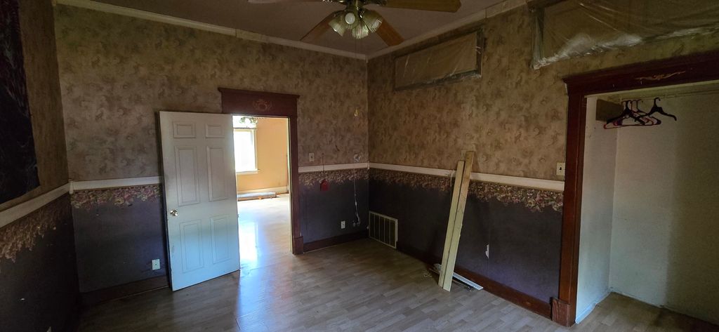 Image 5 of property listing at 514 N Cherry Street, Centralia, IL 62801