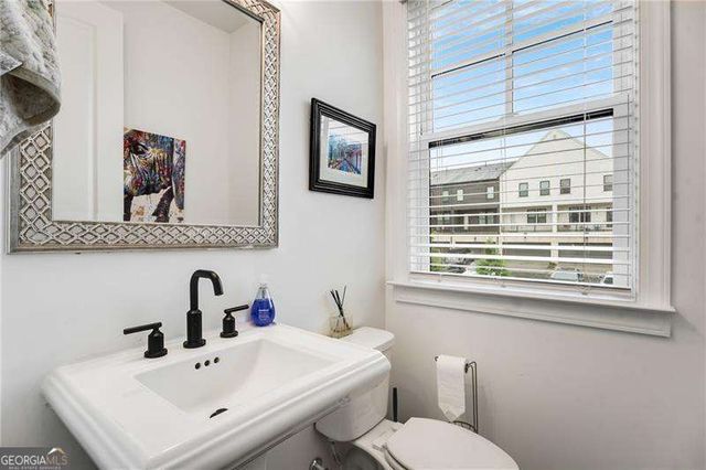 6635 Beacon Drive, Sandy Springs, GA 30328