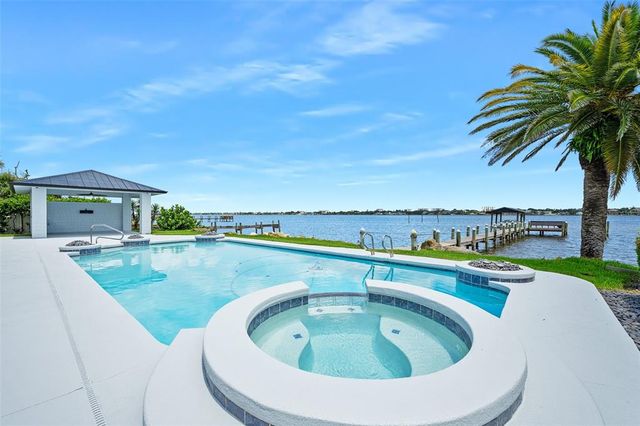 22 TIFFANY CIRCLE, Ormond Beach, FL 32174