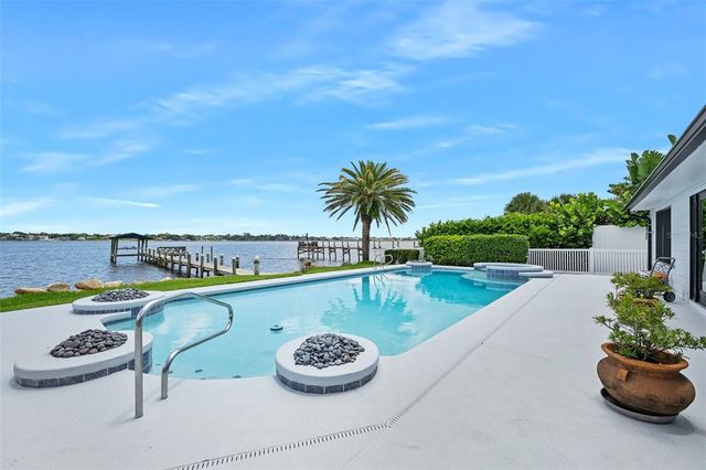 22 TIFFANY CIRCLE, Ormond Beach, FL 32174