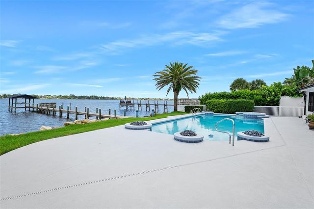 22 TIFFANY CIRCLE, Ormond Beach, FL 32174