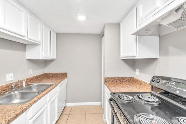 9557 Pagewood Lane 9557, Houston, TX 77063