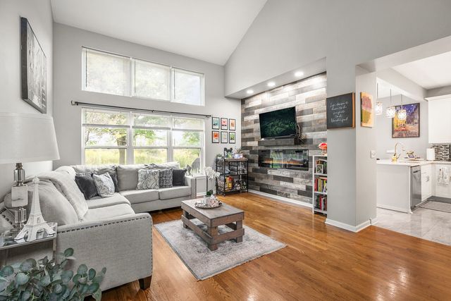1693 S Candlestick Way 1693, Waukegan, IL 60085