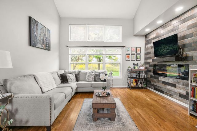 1693 S Candlestick Way 1693, Waukegan, IL 60085