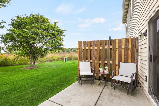 1693 S Candlestick Way 1693, Waukegan, IL 60085
