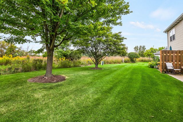 1693 S Candlestick Way 1693, Waukegan, IL 60085