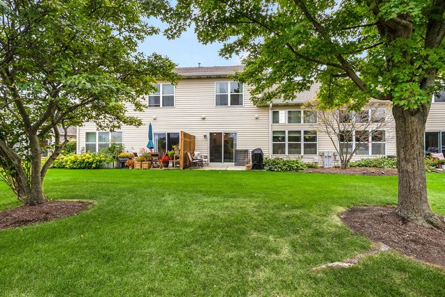 1693 S Candlestick Way 1693, Waukegan, IL 60085