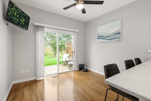 1693 S Candlestick Way 1693, Waukegan, IL 60085