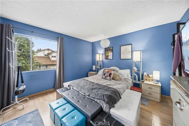 18316 Hatteras Street 26, Tarzana, CA 91356