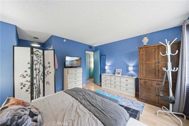 18316 Hatteras Street 26, Tarzana, CA 91356