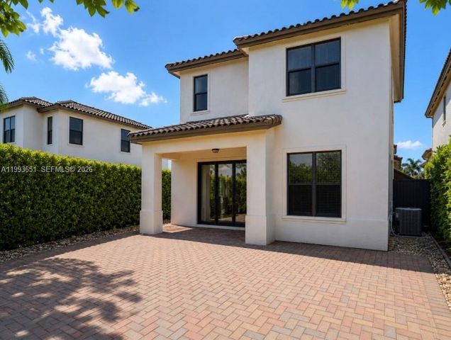 9776 W 34th Avenue, Hialeah, FL 33018