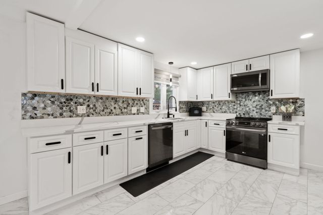 120 Brattle St, Worcester, MA 01606