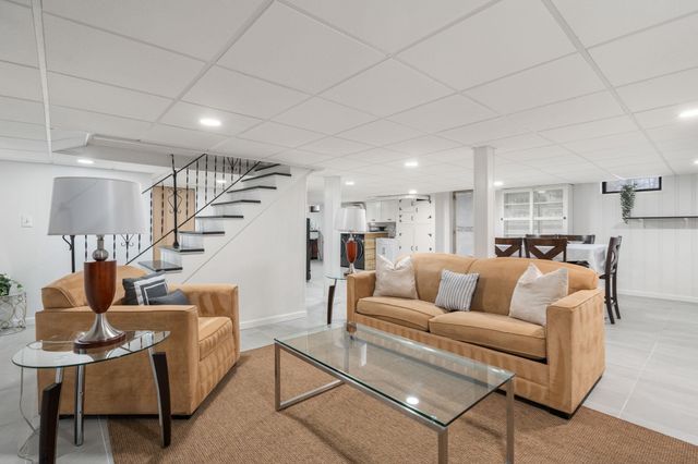 120 Brattle St, Worcester, MA 01606