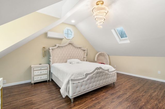 120 Brattle St, Worcester, MA 01606