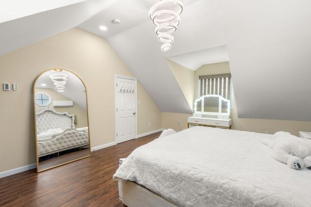 120 Brattle St, Worcester, MA 01606