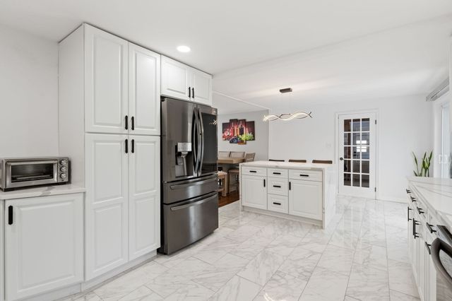 120 Brattle St, Worcester, MA 01606