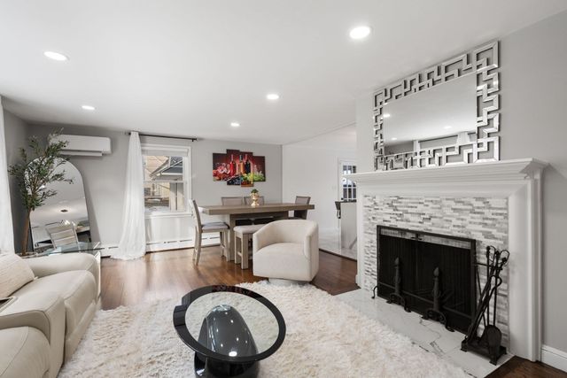 120 Brattle St, Worcester, MA 01606