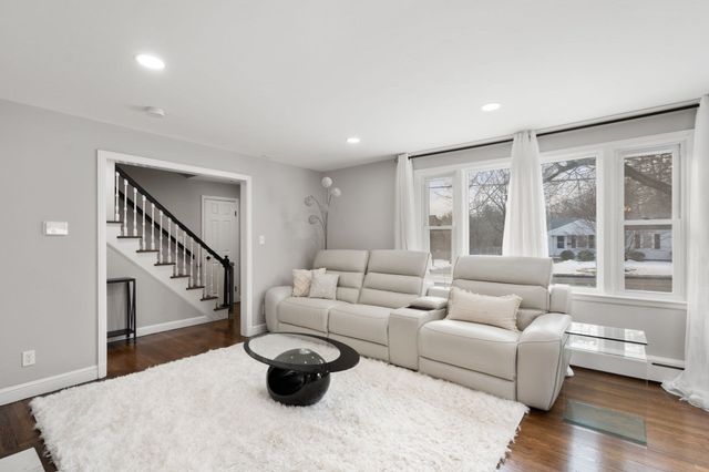 120 Brattle St, Worcester, MA 01606