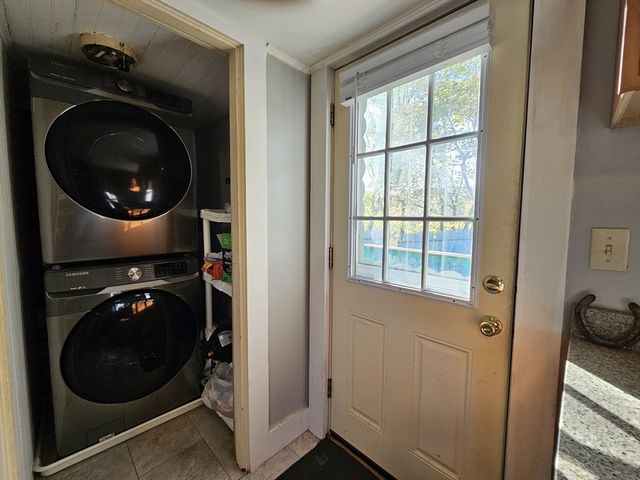 17 Grove St, Weymouth, MA 02189