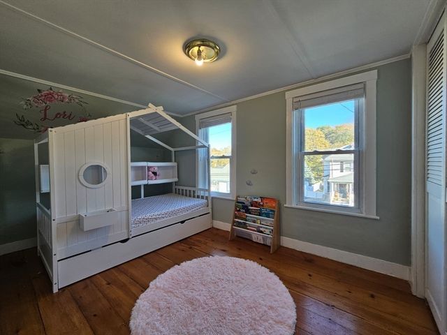 17 Grove St, Weymouth, MA 02189