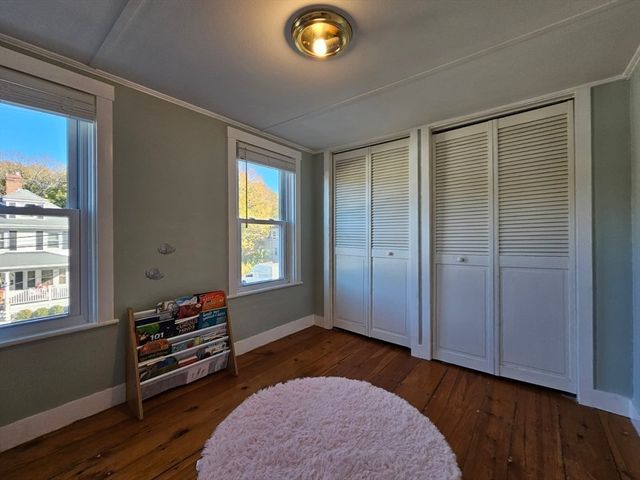 17 Grove St, Weymouth, MA 02189