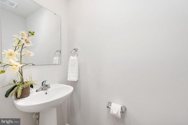 7233 STATESMAN BLVD, Ruther Glen, VA 22546