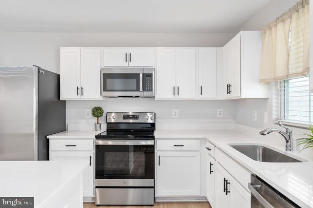 7233 STATESMAN BLVD, Ruther Glen, VA 22546