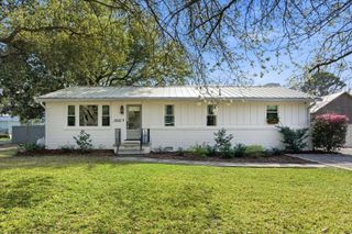 1507 Kathryn Street, Mount Pleasant, SC 29464