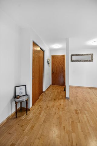 2700 Oxford Street N 135, Roseville, MN 55113