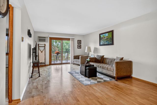 2700 Oxford Street N 135, Roseville, MN 55113