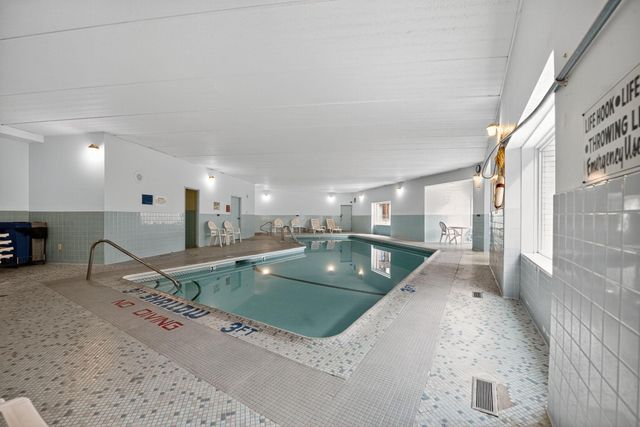 2700 Oxford Street N 135, Roseville, MN 55113