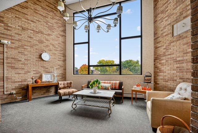 2700 Oxford Street N 135, Roseville, MN 55113