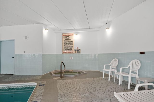 2700 Oxford Street N 135, Roseville, MN 55113