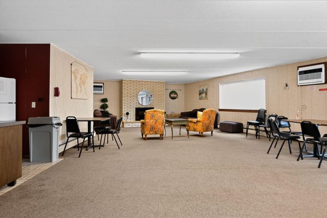 2700 Oxford Street N 135, Roseville, MN 55113