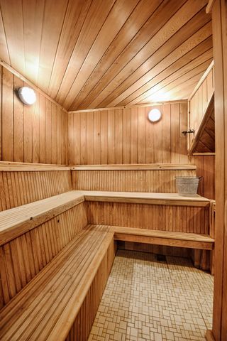 2700 Oxford Street N 135, Roseville, MN 55113