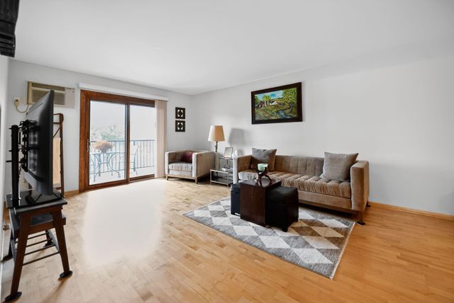 2700 Oxford Street N 135, Roseville, MN 55113