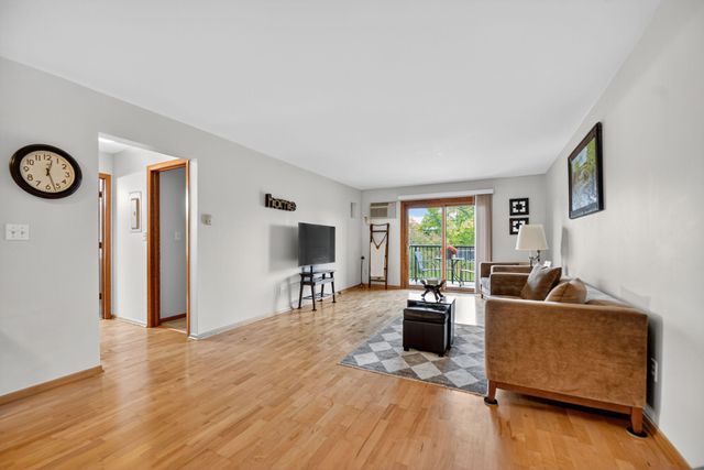 2700 Oxford Street N 135, Roseville, MN 55113