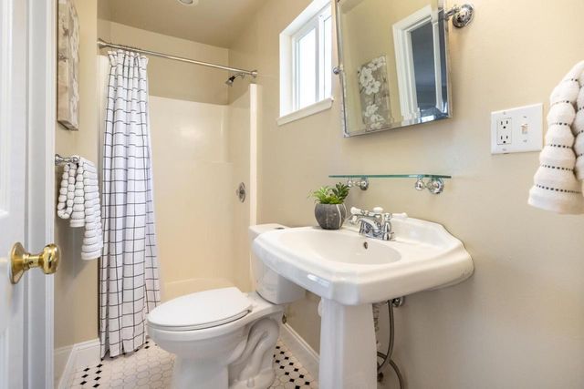 905 Haddon Drive, San Mateo, CA 94402