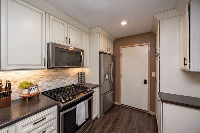 1070 50th Street 3D, West Des Moines, IA 50266