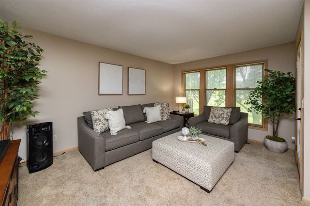 1070 50th Street 3D, West Des Moines, IA 50266