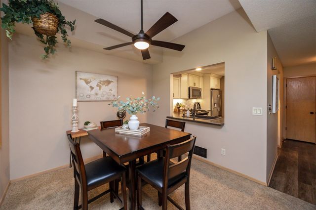 1070 50th Street 3D, West Des Moines, IA 50266