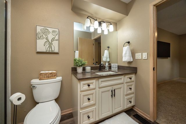 1070 50th Street 3D, West Des Moines, IA 50266