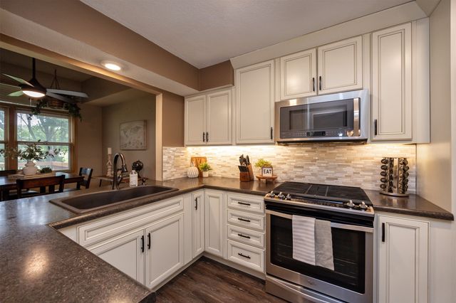 1070 50th Street 3D, West Des Moines, IA 50266