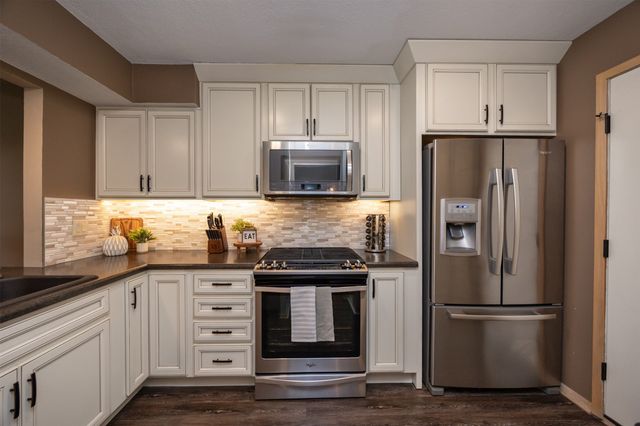 1070 50th Street 3D, West Des Moines, IA 50266