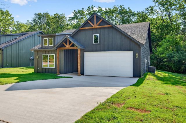 2520 S Scullin Avenue, Denison, TX 75020