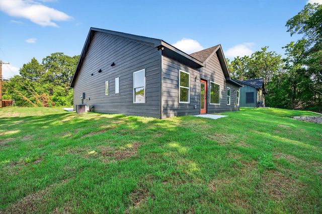 2520 S Scullin Avenue, Denison, TX 75020