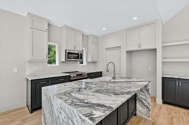 2520 S Scullin Avenue, Denison, TX 75020